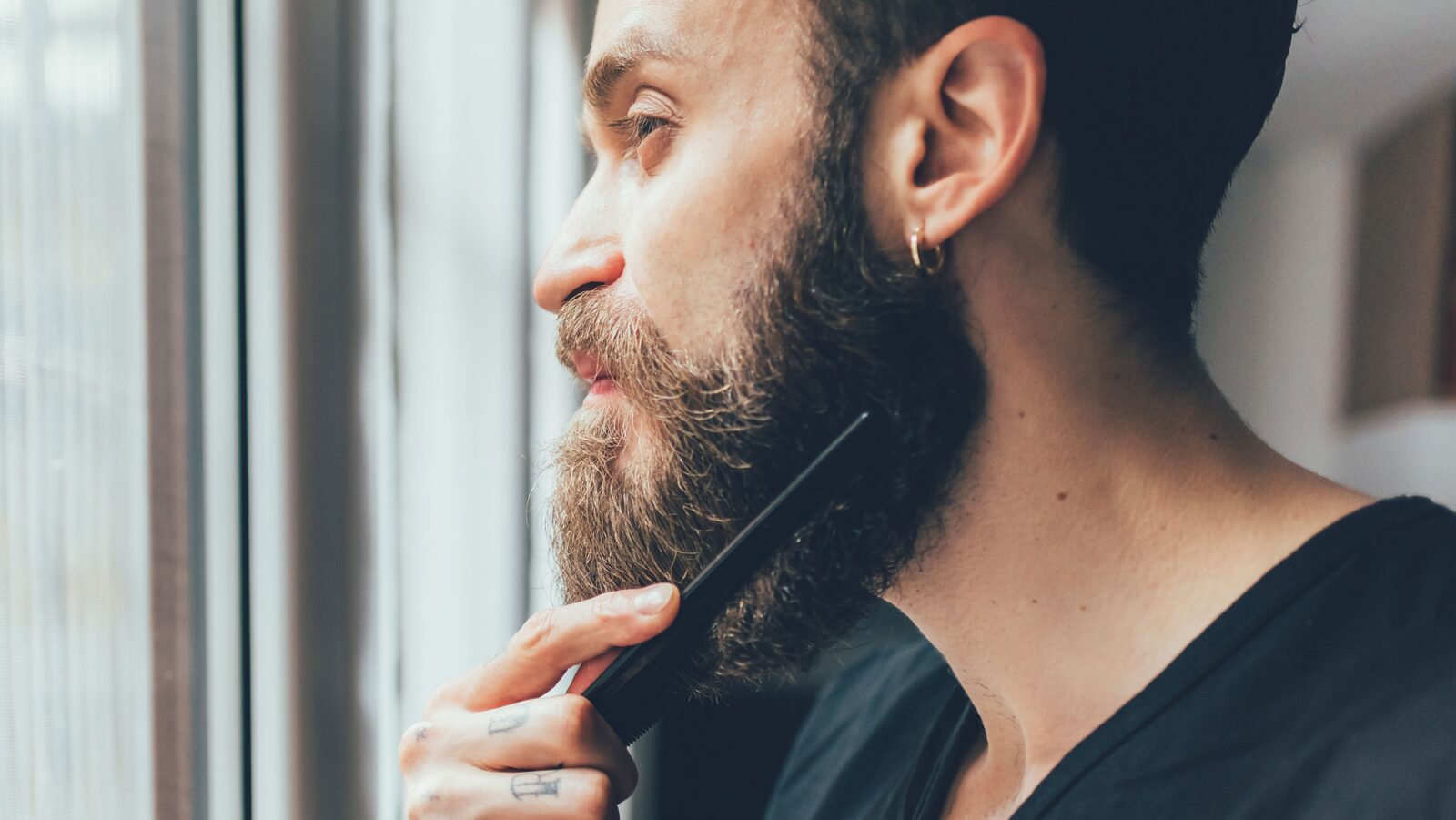 Combing a conditioned beard